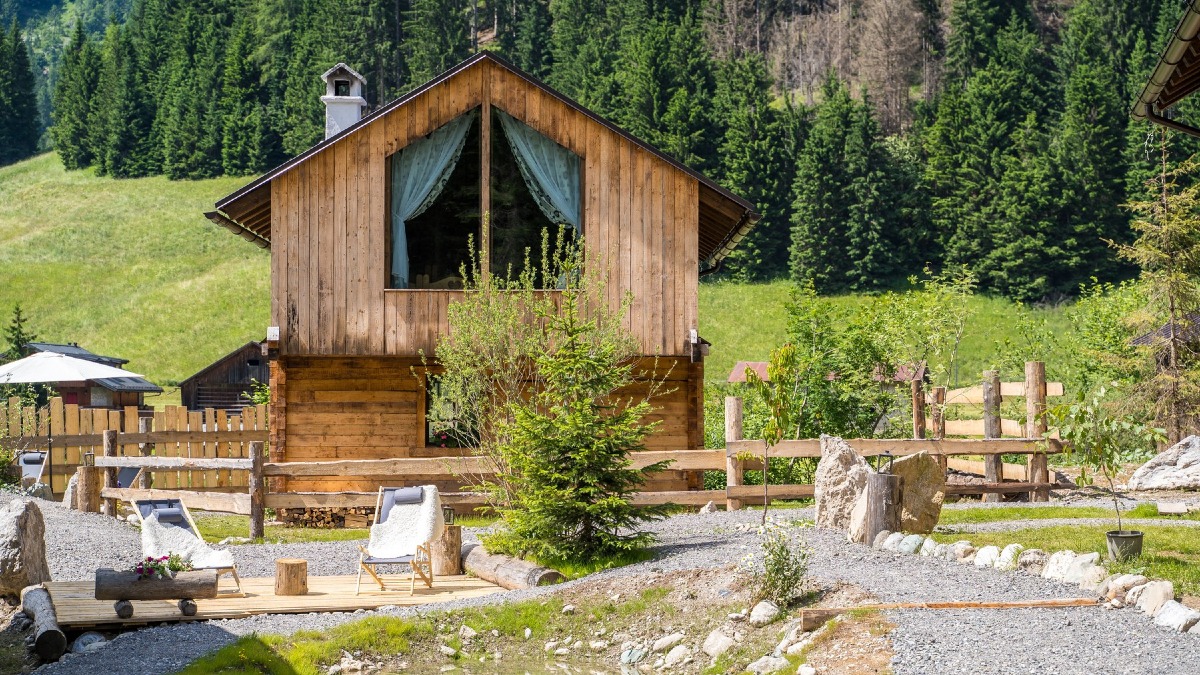 Sappada, Eirl mette in vendita 4 Bio Chalet nel retreat tra le Dolomiti - 