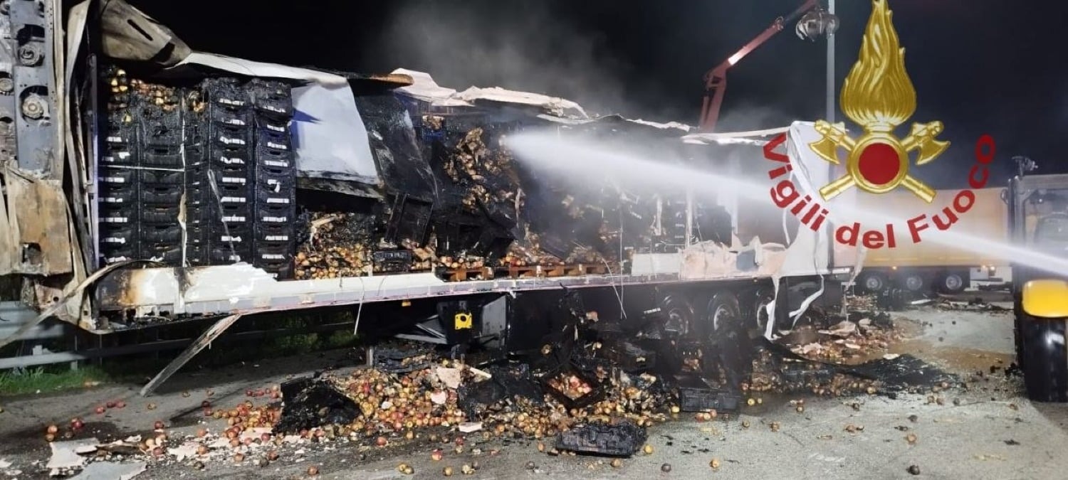 A13, tir in fiamme vicino a Occhiobello: traffico bloccato per ore verso Padova - 
