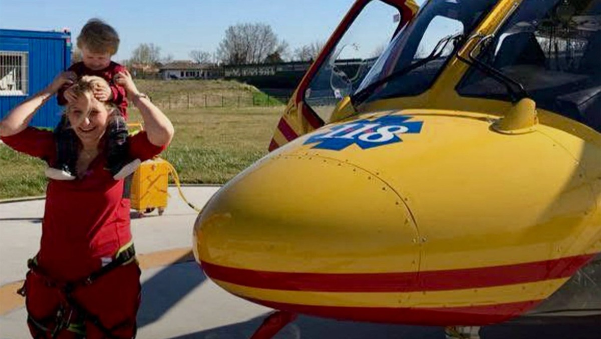 La 16enne smette di respirare dopo la caduta: un'anestesista la intuba e le salva la vita - 