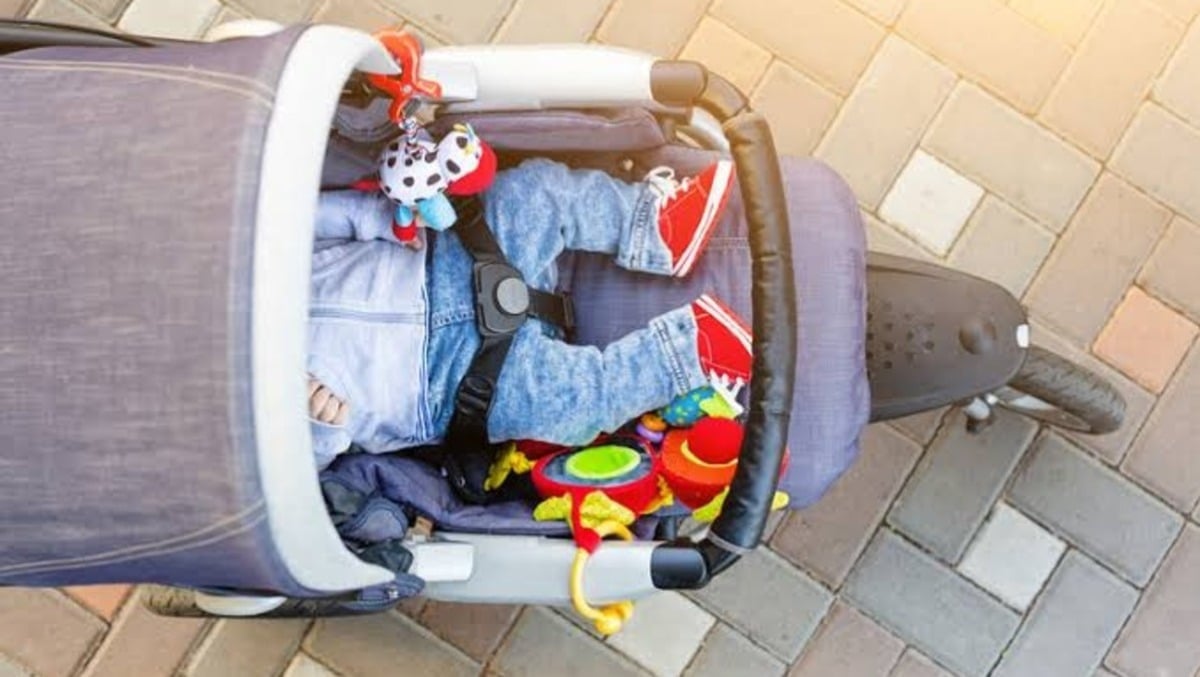 Padova, urta il passeggino con l’auto e tira dritto: identificato e denunciato un 46enne - 