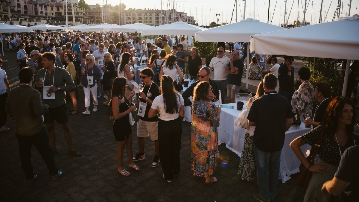 Muggia, Malvasia in Porto 2026 il 31 luglio: 40 vignaioli e degustazioni sul mare - 