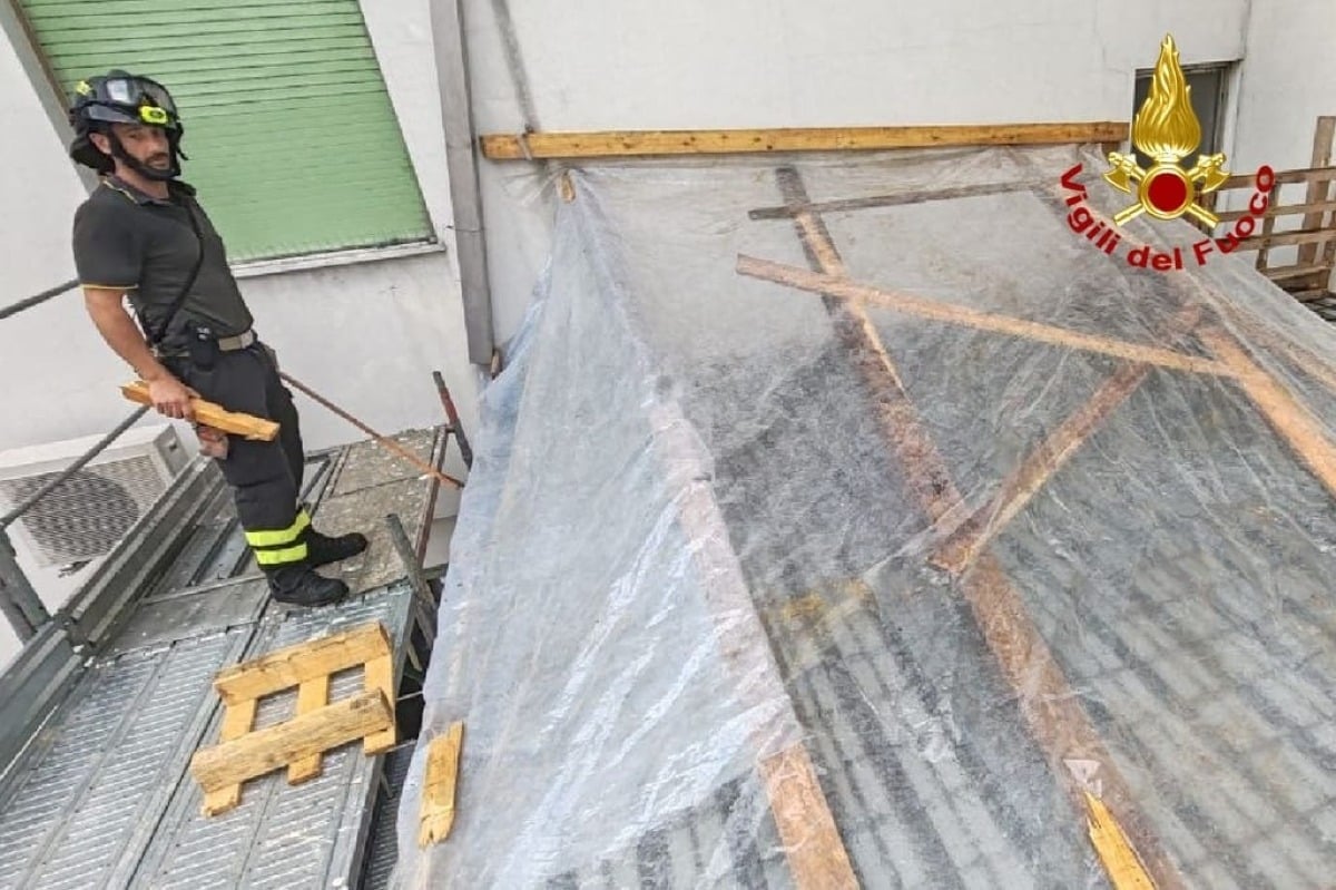 Maniago, pioggia dentro l’ospedale: spostati in via precauzionale quattro ospiti della Rsa