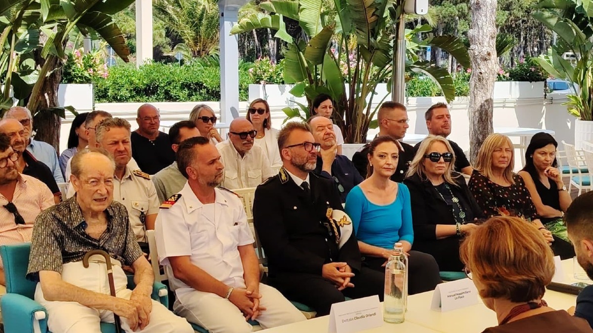 Lignano Sabbiadoro riceve la 37ª Bandiera Blu consecutiva per spiagge e marina - 