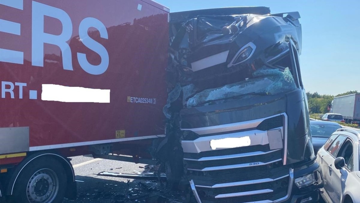 Incidente tra camion sull’A4: traffico bloccato e chiusure per chi arriva dalla A34 - 