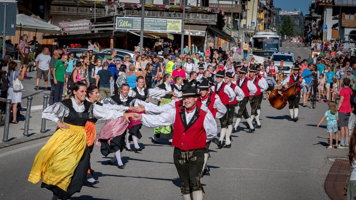 Sappada, Festival del Folklore 2026: sfilata il 1° agosto e ospiti da Corea ed Ecuador - 