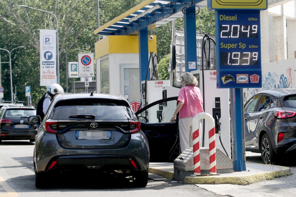 Due pieni, due motori distrutti: pensionata perde due auto a causa del gasolio sporco - 