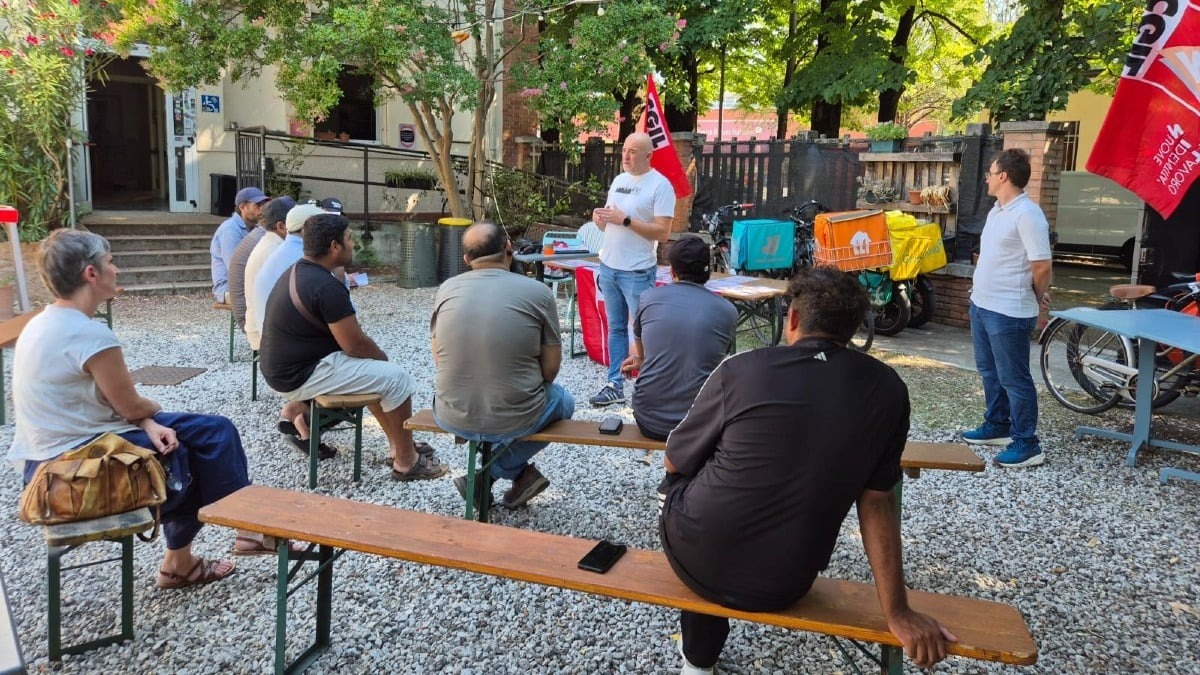 Caldo e consegne, a Vicenza i rider rilanciano: «Le fasce a rischio non possono azzerare la paga» - 