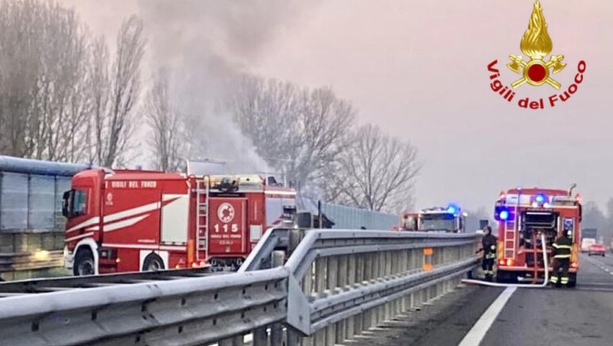 Incidente sull’A23 verso Udine: 4 auto coinvolte e una in fiamme, traffico paralizzato e code - Immagine di repertorio