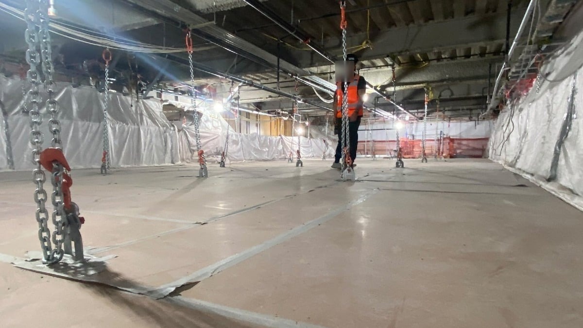 Un’idea nata nel Trevigiano entra a Times Square: piattaforma sospesa per i lavori nella Tower 5 - 