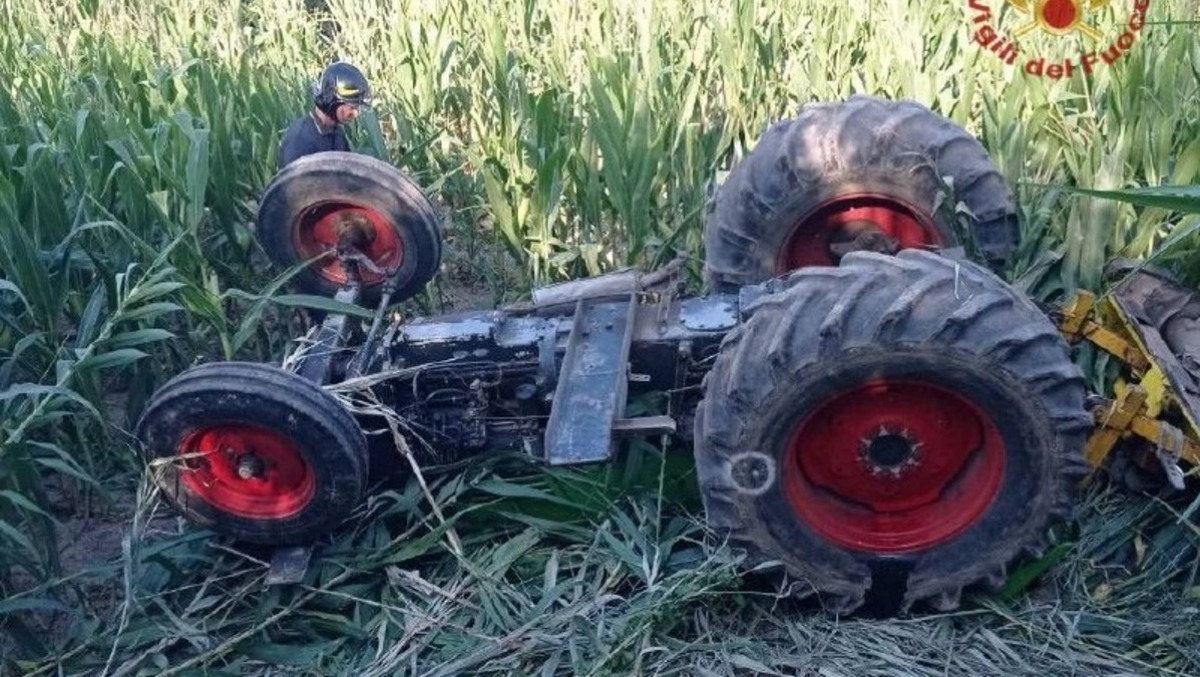 San Michele al Tagliamento, tragedia nei campi: 76enne muore schiacciato dal trattore - 