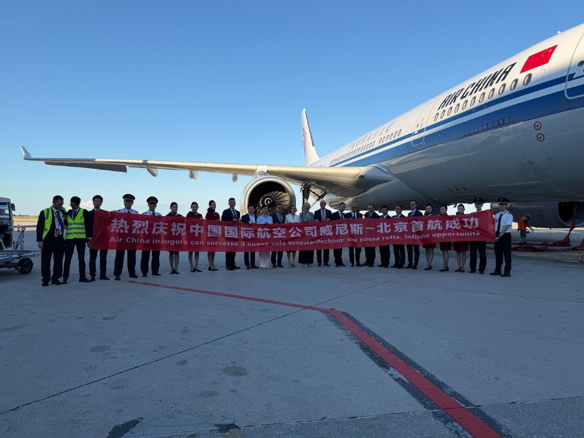 Venezia-Pechino, atterrato il primo volo diretto Air China al Marco Polo