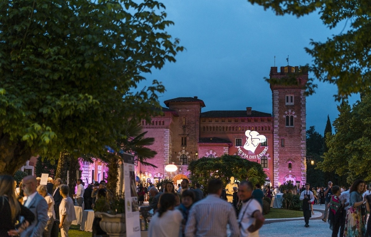 Capriva del Friuli, il 7 luglio torna il Dinner Show al Castello di Spessa