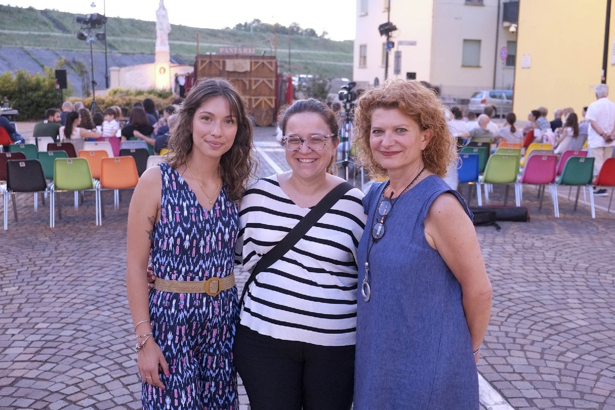 Occhiobello, piazza Matteotti piena per Furiosamente Orlando di Panta Rei