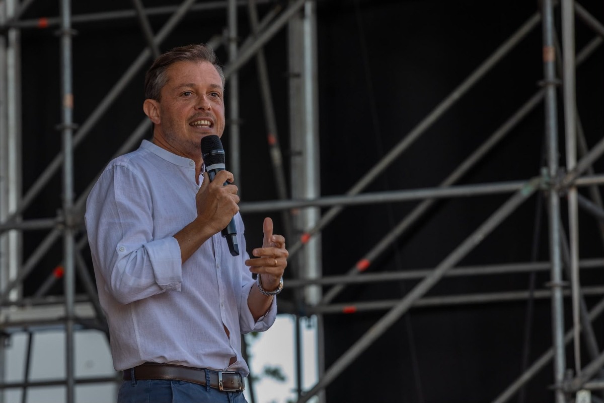 Udine, in 1.500 all’alba sul Castello per il Concerto del Risveglio con Dimartino