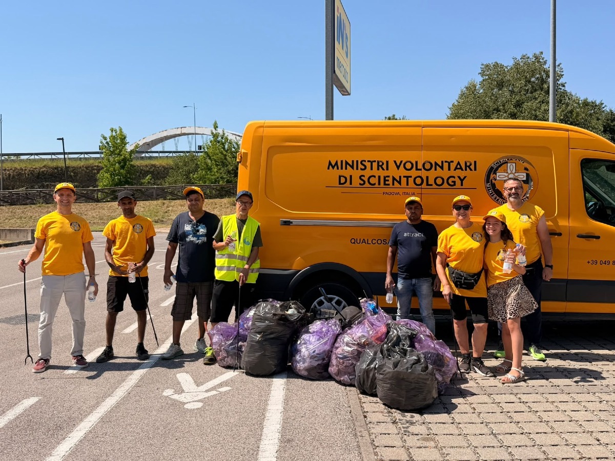 Padova, raccolti 50 chili di rifiuti tra via D’Avanzo e via Rubaltelli
