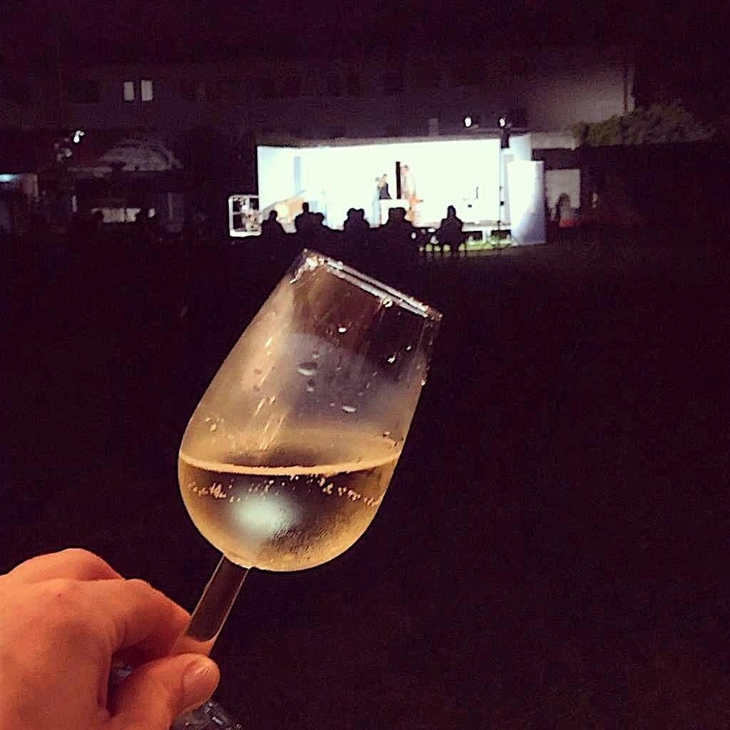 Un calice a teatro in Friuli: 5 serate gratis tra spettacoli e vini locali