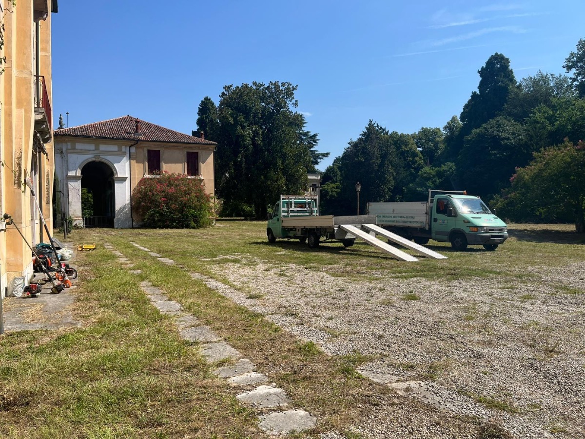 Villa Franchetti, partiti i lavori sul verde: la Provincia investe 225mila euro