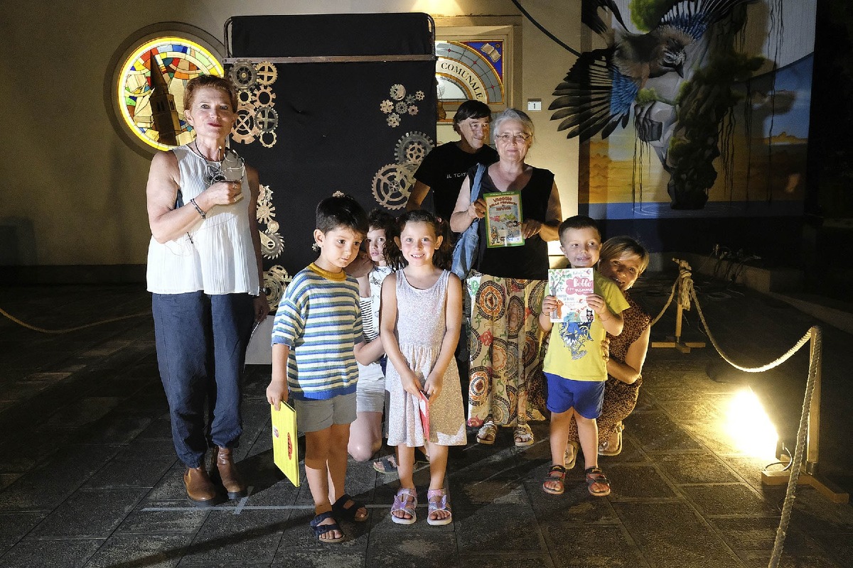 Piazza Aldo Moro piena per “Il mondo di Là” di PaZo Teatro a San Bellino