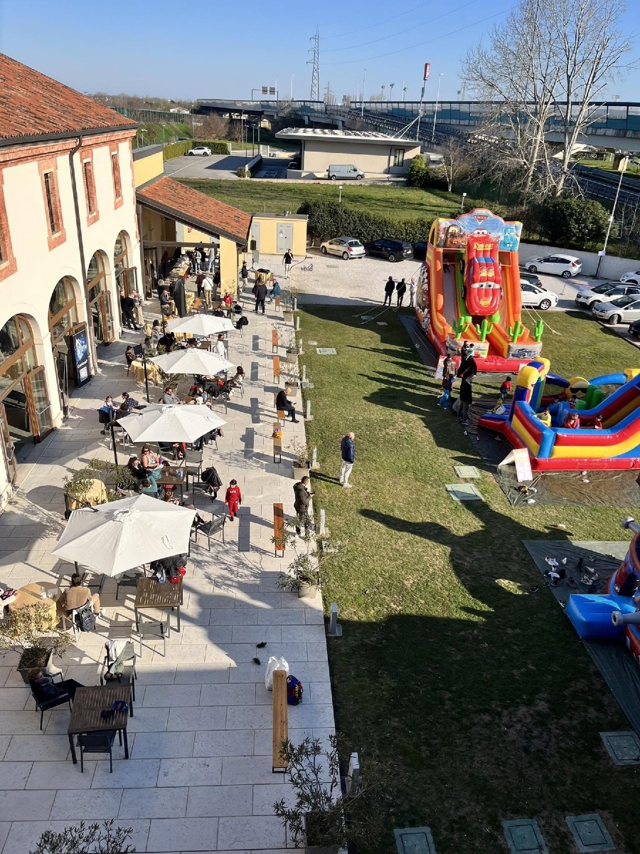 Centinaia di famiglie al parco gonfiabili gratuito di Padova a Villa Francesconi Lanza