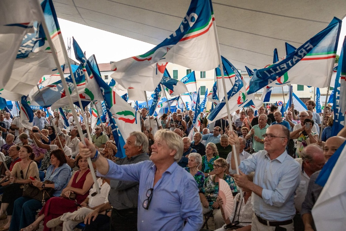Nove, mille persone alla festa di Fratelli d’Italia con Donzelli, Bignami e Giovine