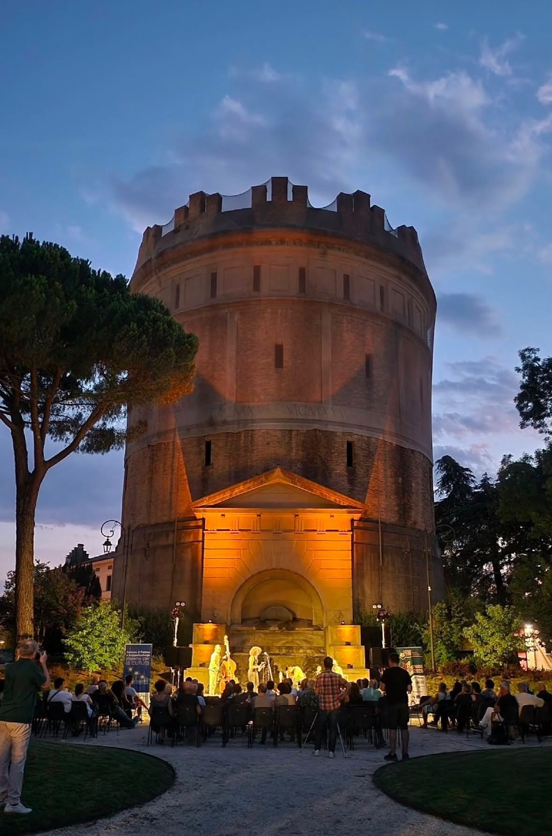 Padova, AcqueMuraLive chiude il 22 luglio ai Giardini della Rotonda con Cozy