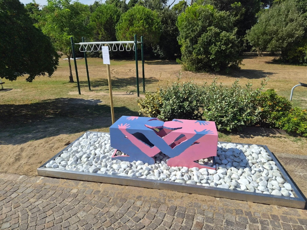 Nasce a Bibione Pineda una galleria nella pineta con 5 nuove sculture