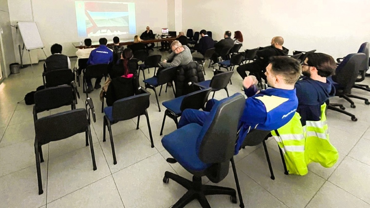 Vicenza, guida sicura per i dipendenti di Poste: corso con la Polizia Stradale