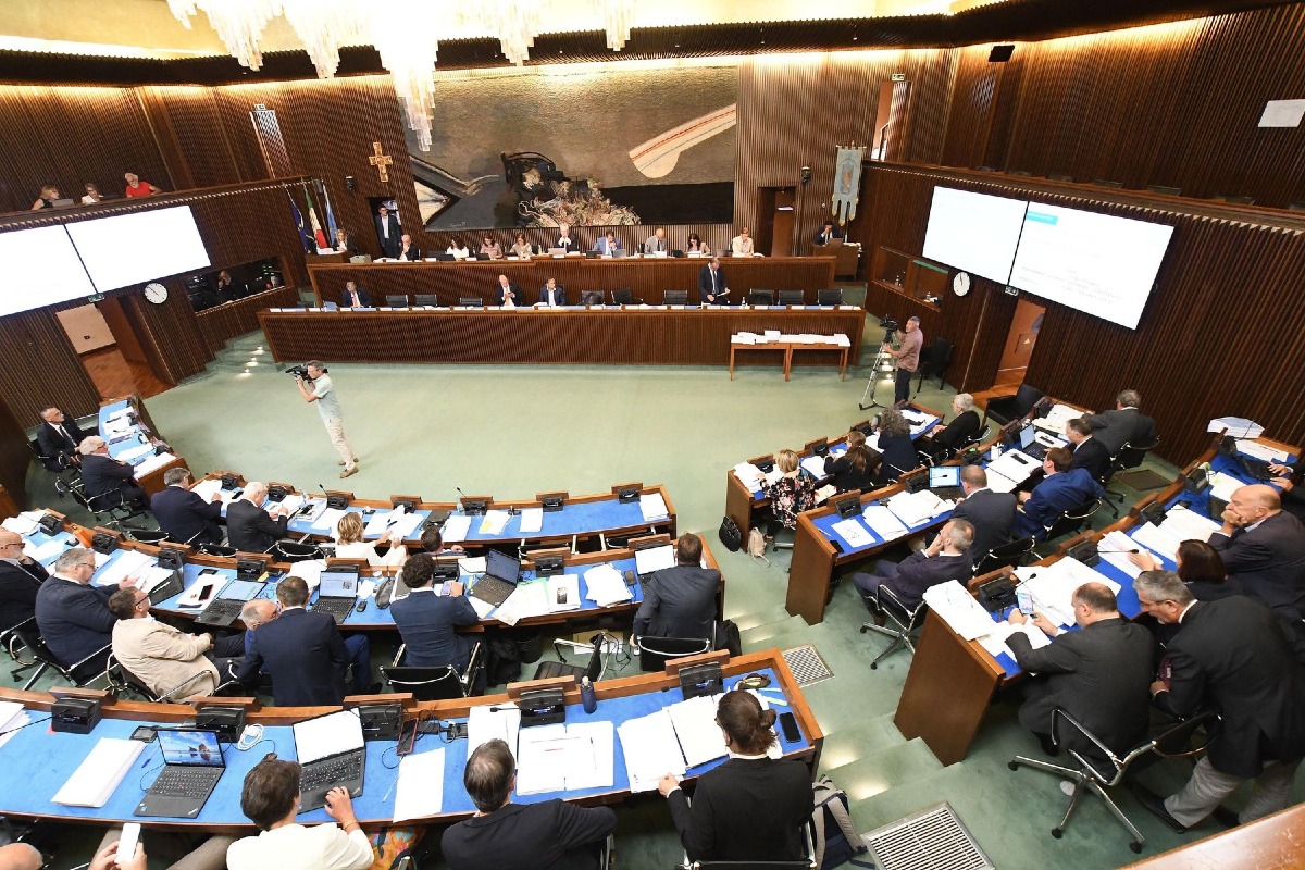 Assestamento Fvg 2026, via libera a 103 milioni per ambiente ed energia