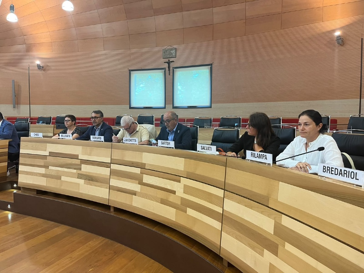 Treviso, via libera al piano 2027-2029 della Provincia: scuole, strade e Protezione Civile