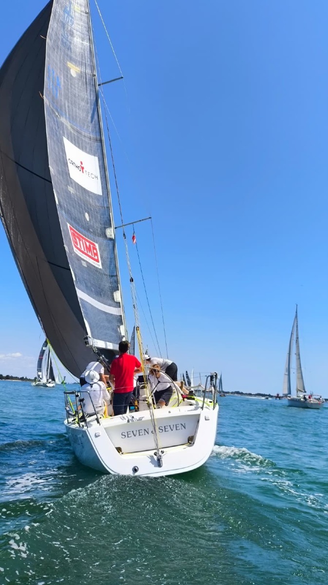 Round the Lido Race 2026, a Venezia vince Time Out davanti a 32 equipaggi