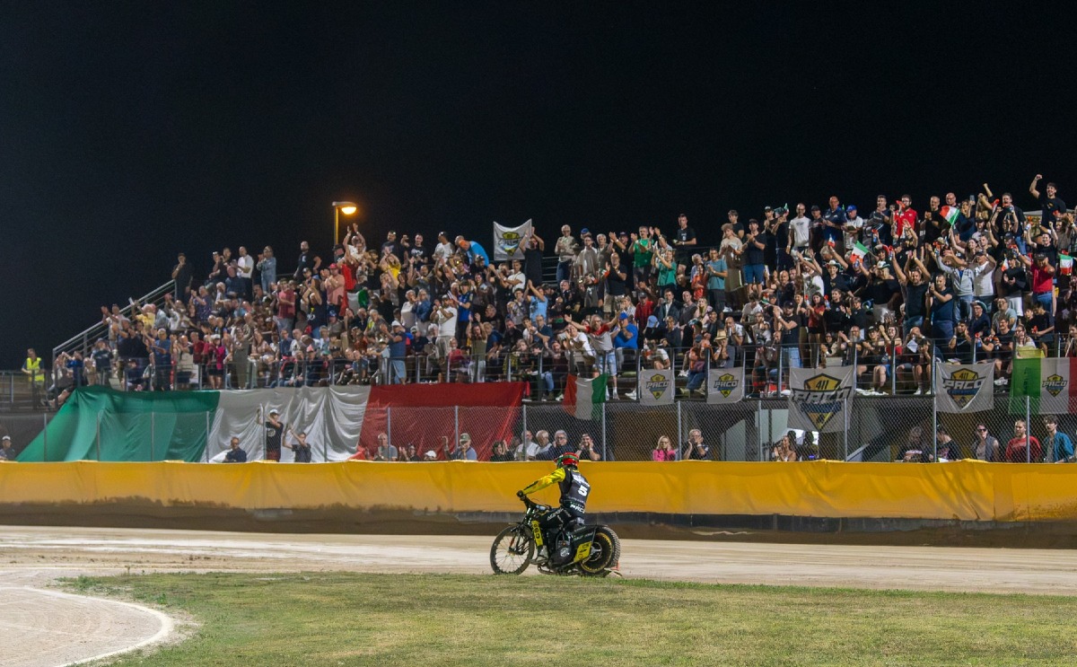 Robert Lambert vince a Terenzano e si qualifica al Mondiale Speedway 2027