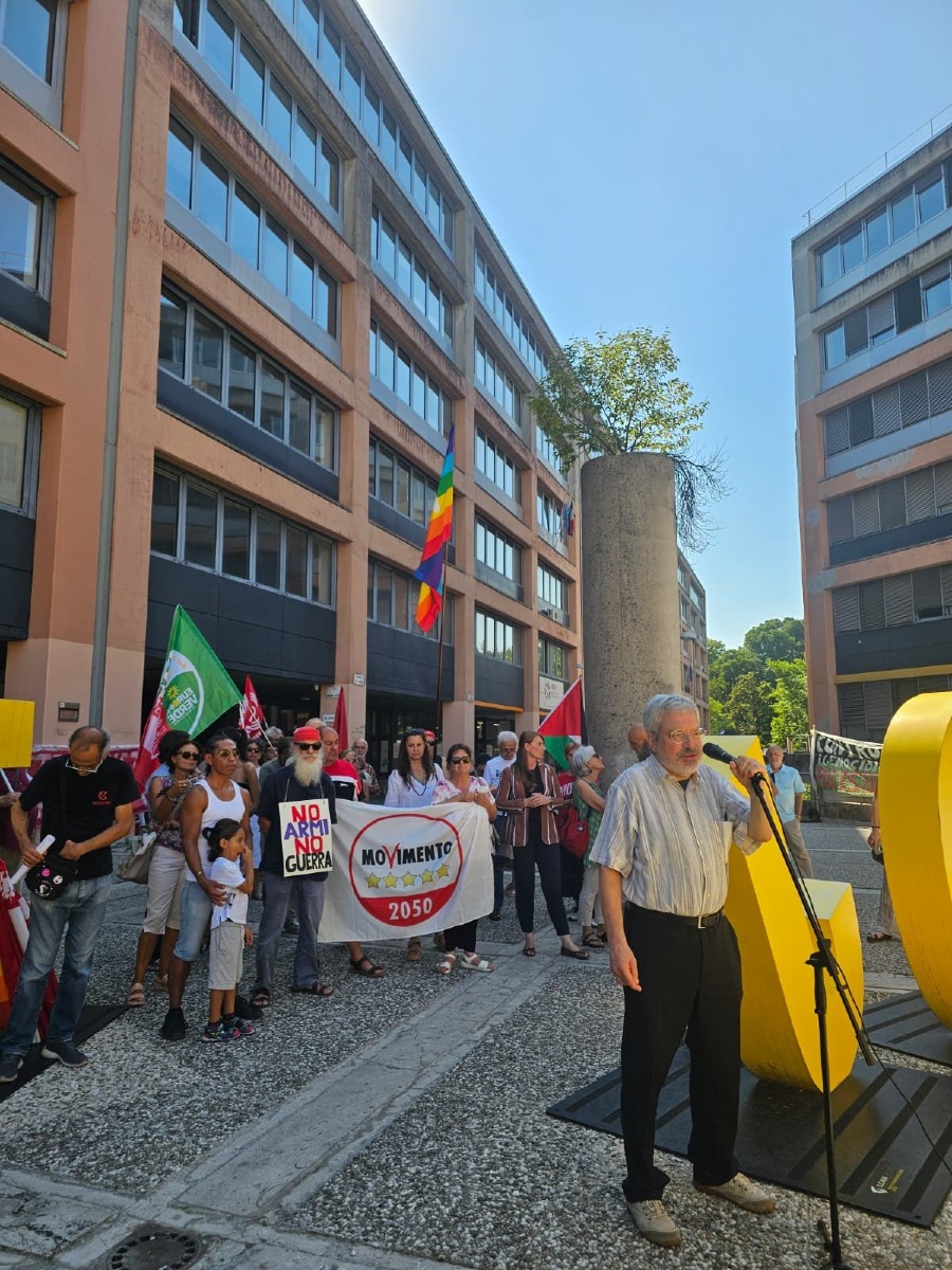 Presidio davanti a Confindustria Pordenone, Honsell: no alla conversione bellica delle