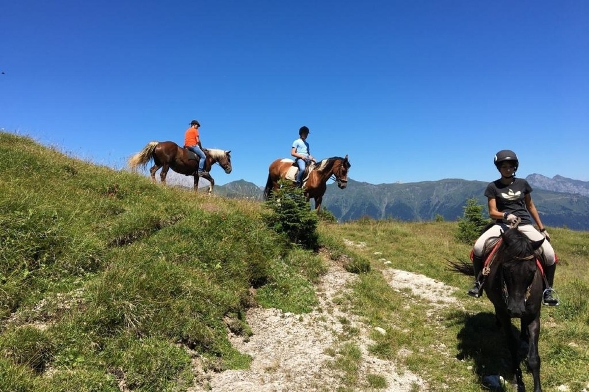 Estate 2026 in Carnia, le esperienze di Visit Zoncolan tra e-bike, trekking e borghi