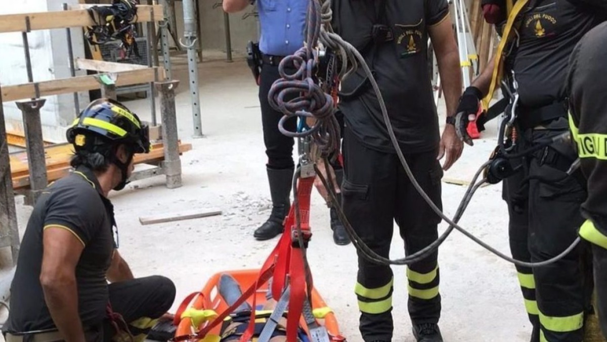 Mattia muore a 29 anni dopo una scarica elettrica nello stabilimento di Osoppo - 