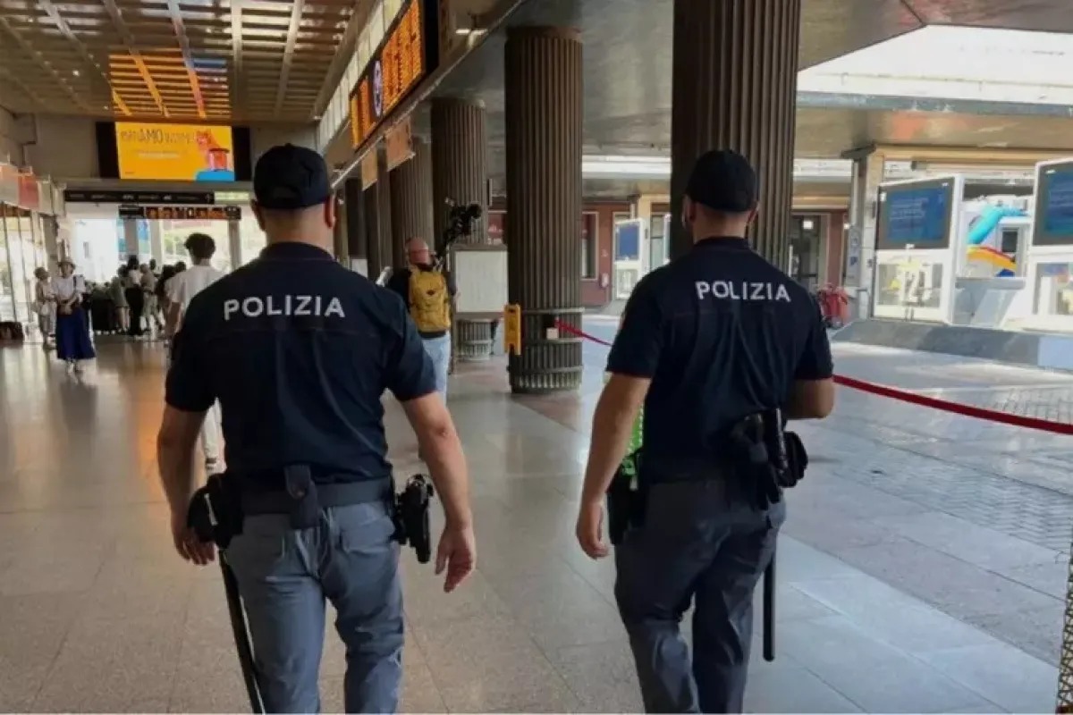Venezia Santa Lucia, skimmer nelle macchinette dei ticket: due denunciati dopo i controlli - 