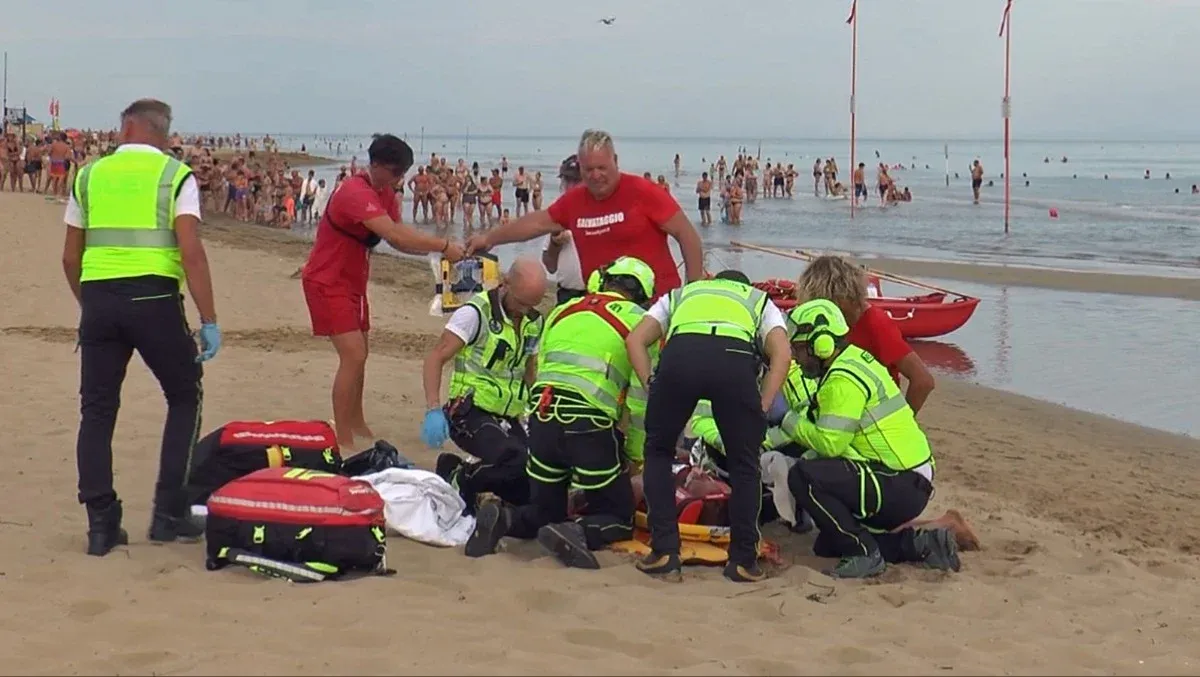 Bambino di 5 anni rischia di annegare a Bibione: rianimato sulla spiaggia | VIDEO - Immagine di repertorio