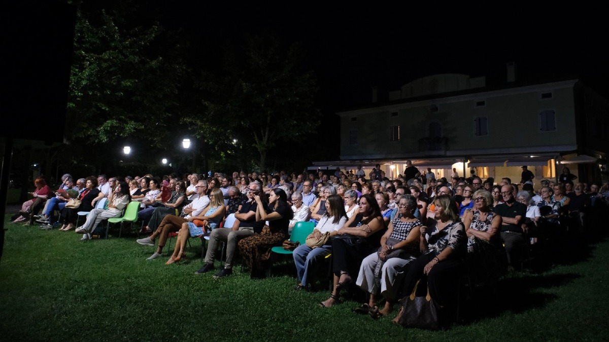 Occhiobello, Antonella Questa conquista Villa Pepoli con "Offro io!" - 