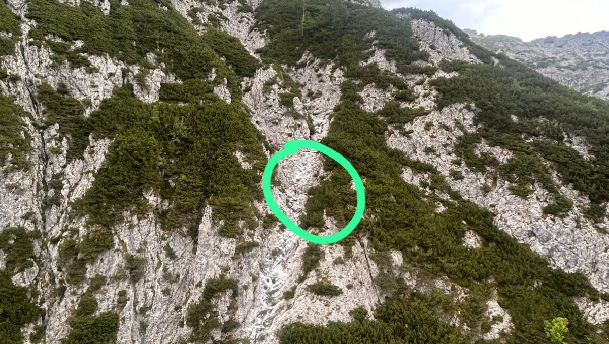 Sappada, finisce sopra ai salti di roccia e rimane bloccato: giovane salvato a 2.000 metri - 