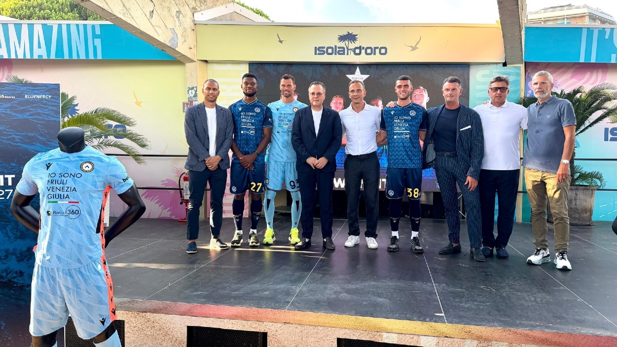 Udinese, la seconda maglia presentata a Grado con il marchio Io sono Friuli Venezia Giulia - 