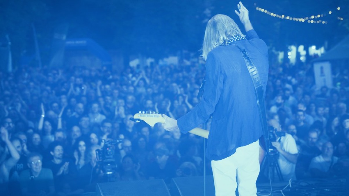 Estra a Pordenone con il film In Corpus Christi, incontro col regista e live - 
