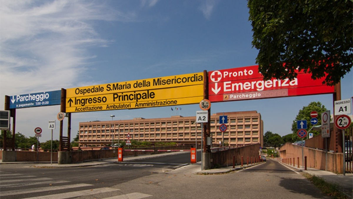 Pozzuolo, il tetto cede mentre rimuove l'eternit: operaio precipita nel vuoto - 