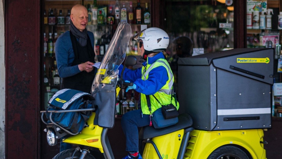 Treviso, con Poste Delivery Web si possono spedire valigie e pacchi fino a 30 chili - 