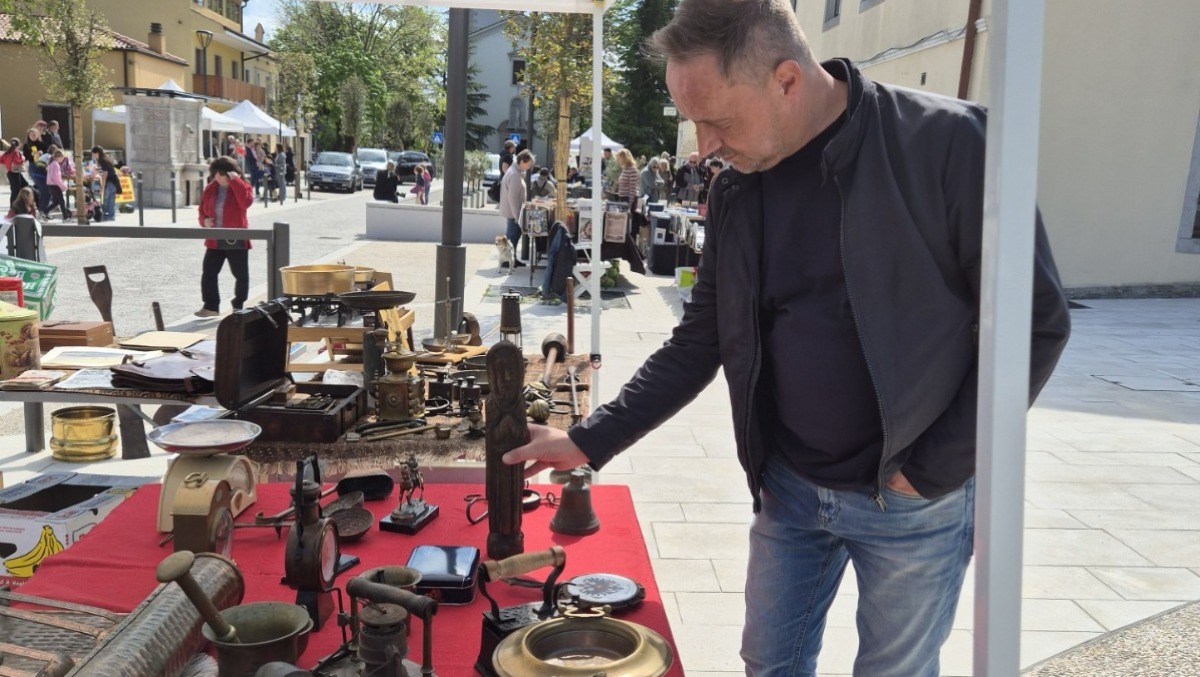 Aurisina, il Mercatino delle pulci torna il 15 e 16 agosto 2026 tra piazza e Festa di San Rocco - 