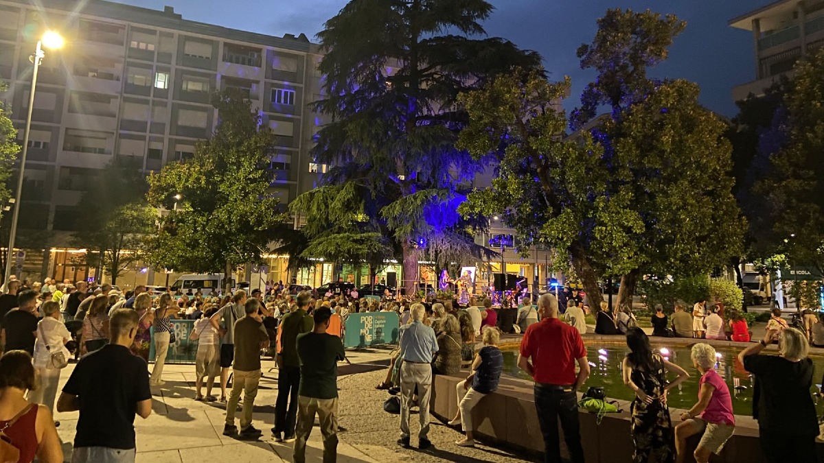 Pordenone, 400 persone in piazza per il debutto di Una Fontana di Note - 