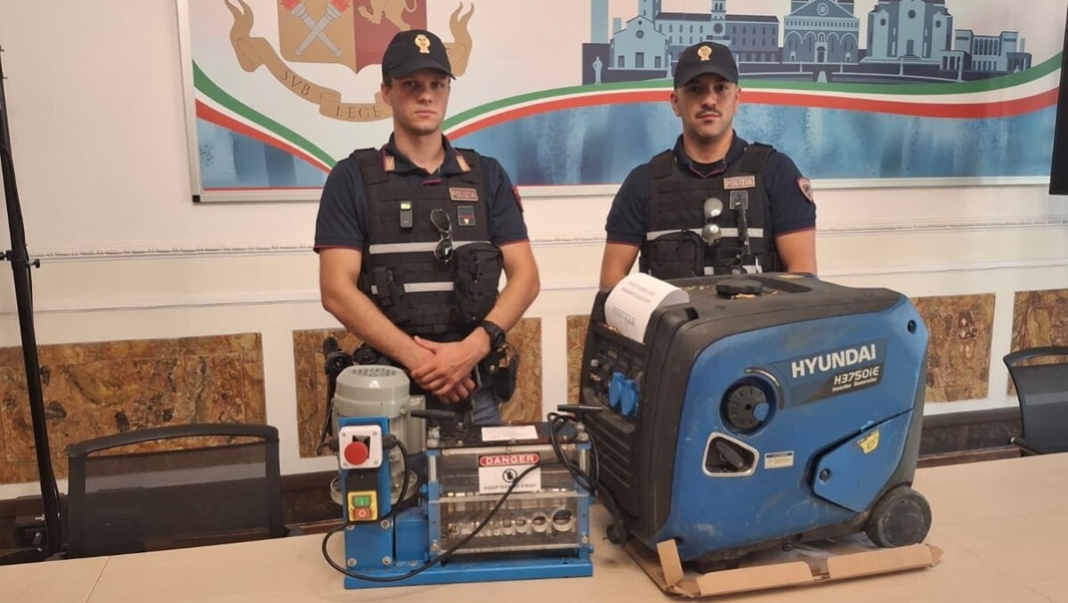 Blitz nei campi nomadi: sequestrati quintali di rame e un Rolex da oltre 8mila euro