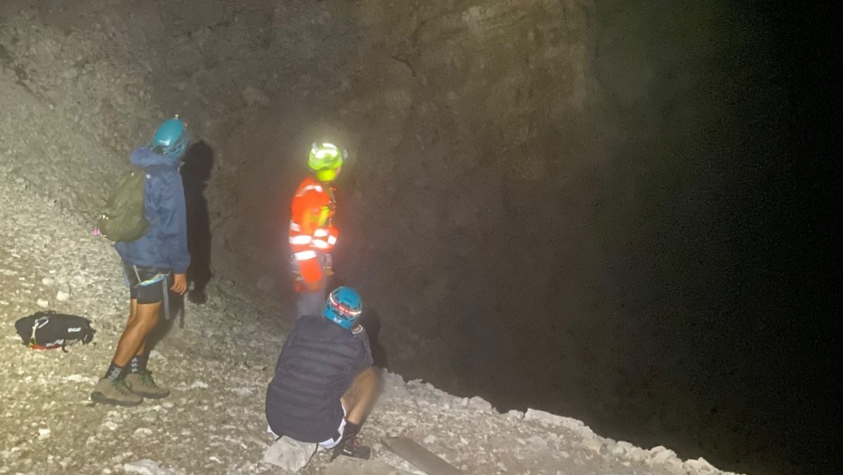 Bloccati a 2.900 metri sul Cristallo, lei è ferita: coppia recuperata nella notte - 