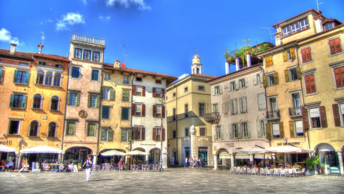 Udine corre ai ripari contro l’afa: musei e piscina senza ticket per gli anziani, stretta su rider e cantieri - 