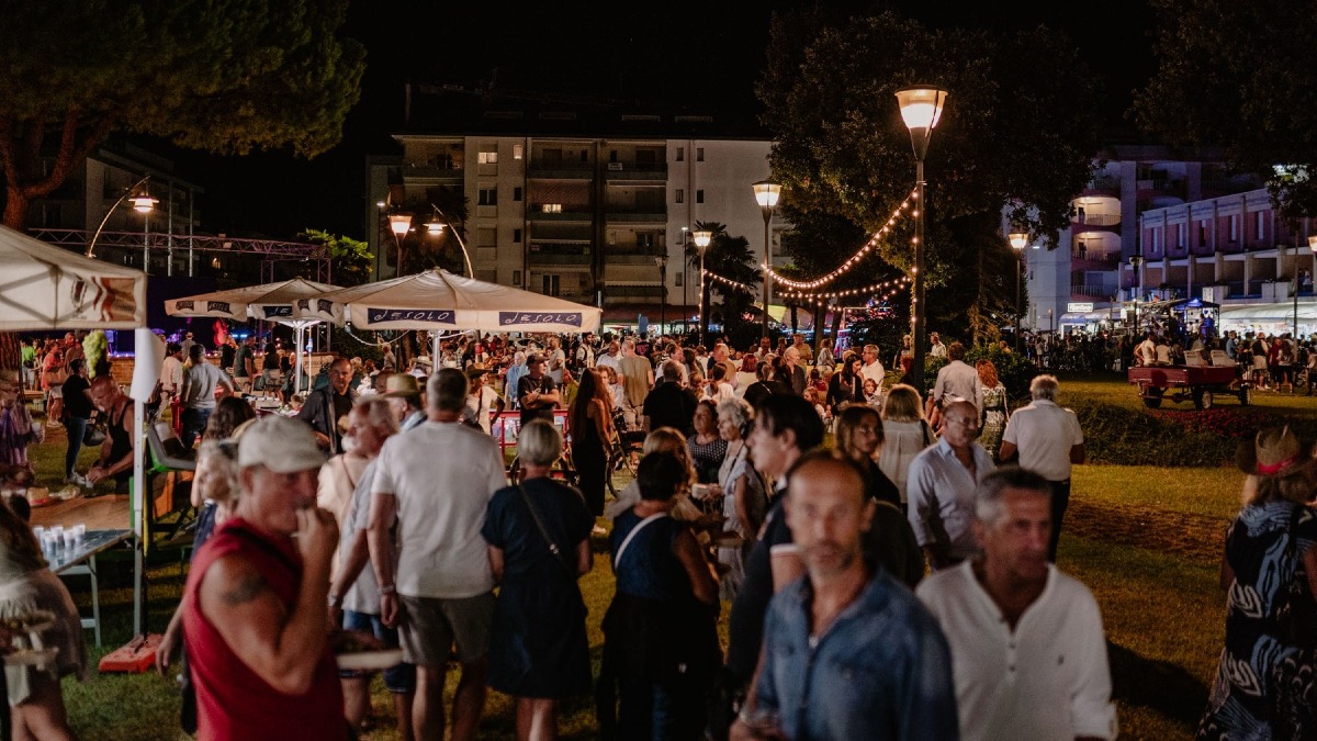 Jesolo, il 5 e 6 settembre torna il Wine & Folk Festival con carri, musica e degustazioni - 
