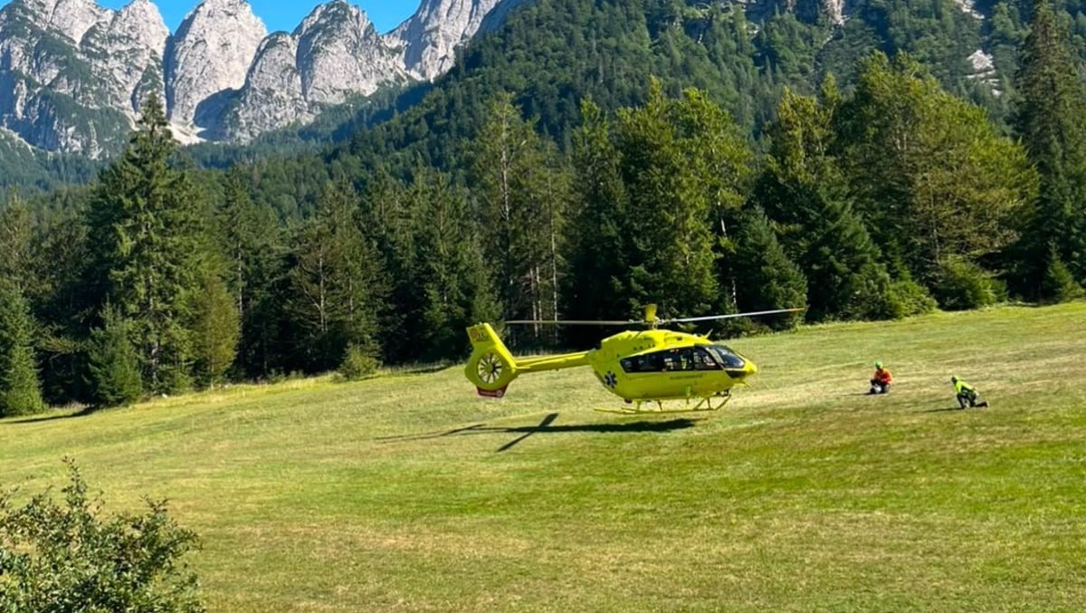 Montasio, recupero in parete nel tardo pomeriggio: due ragazze portate via con il verricello - 