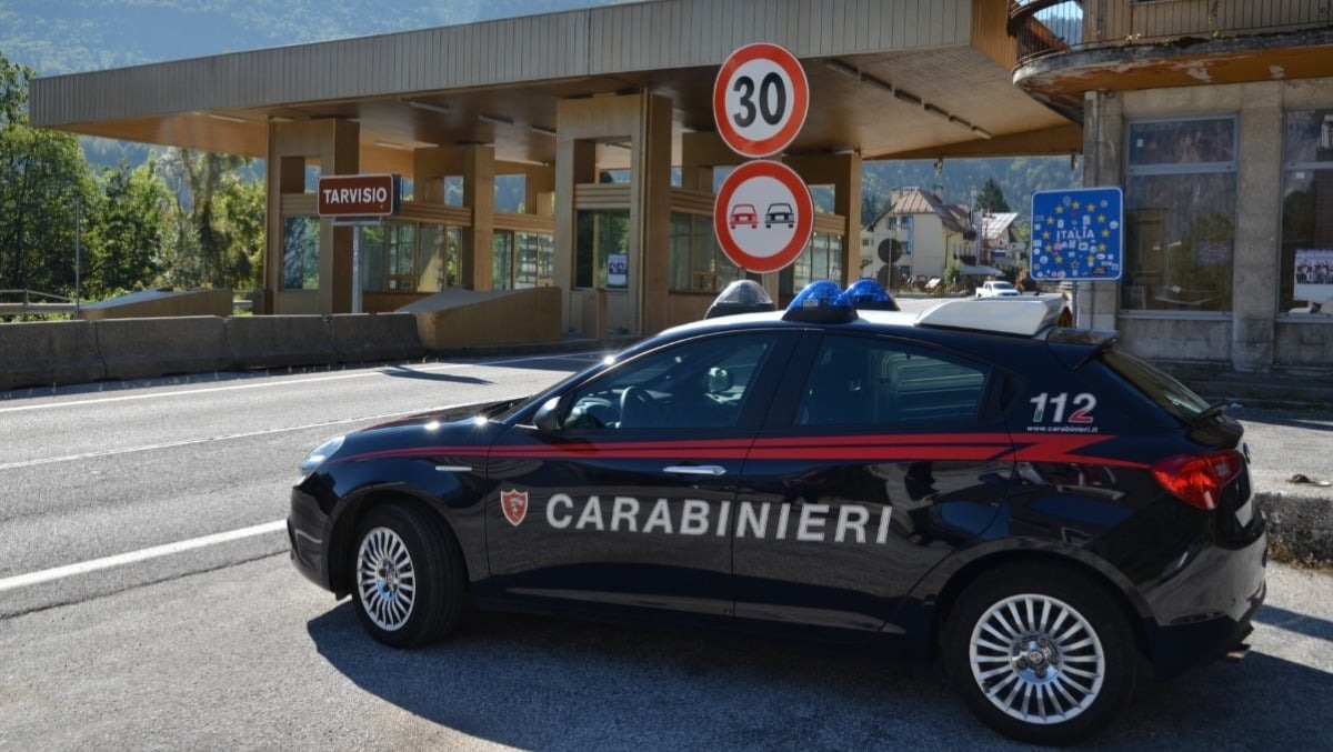 Ferragosto, controlli rafforzati in Val Canale: denunce per alcol, droga trovata in auto e un provvedimento eseguito - 